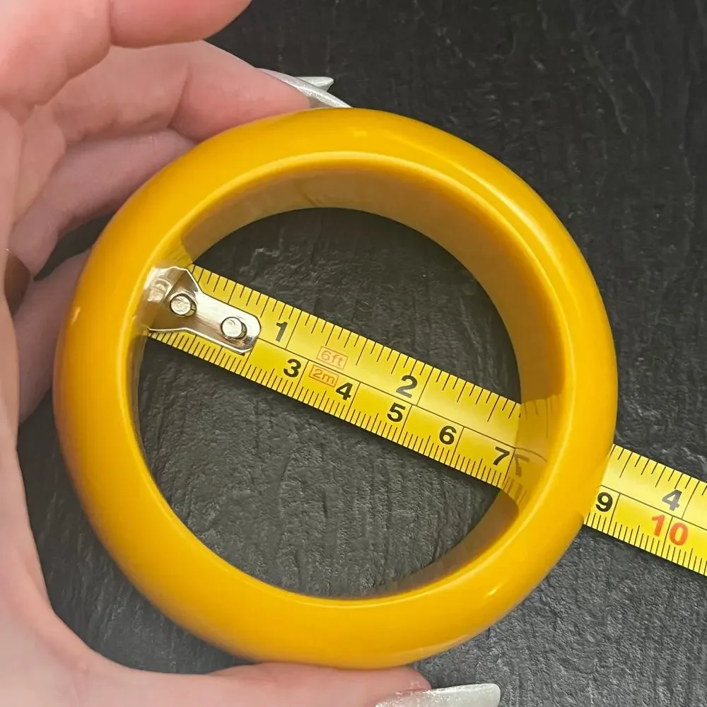 Vintage chunky butterscotch yellow genuine Bakelite bangle bracelet
